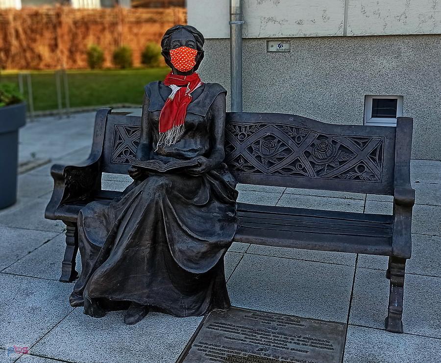 Gmina Dobra dba o hrabinę Elisabeth von Arnim w okresie pandemii.