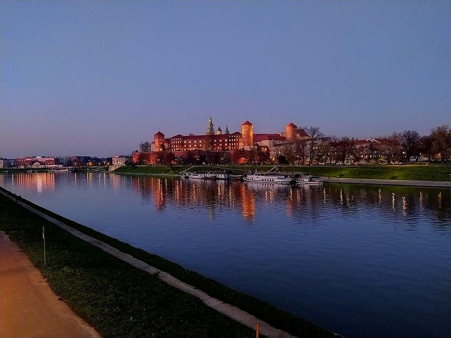 Wawel wieczorową porą.