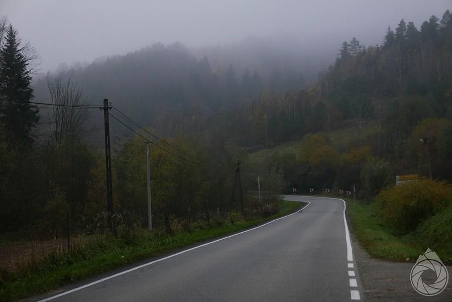 mglista dolina w Jodłówce