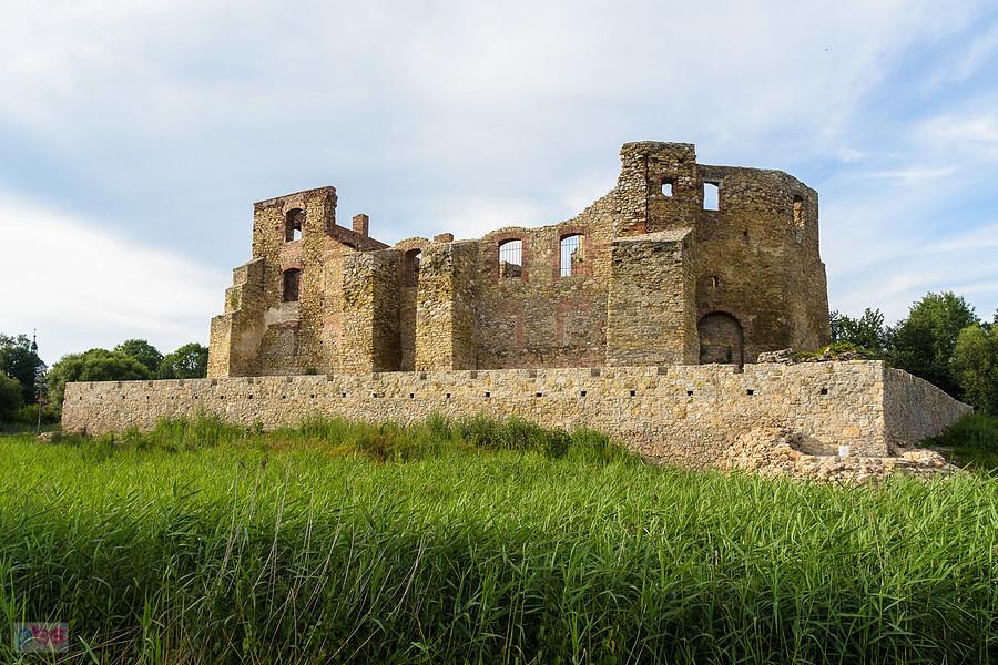 Zamek biskupi - Siewierz - widok od strony południowej