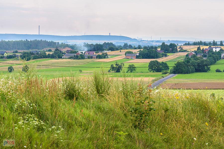 Po zdobyciu wzniesienia - Podżarze, integralna część wsi Pińczyce - widoki na południe