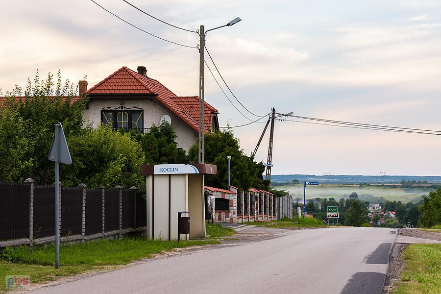 Droga przez wieś Koclin