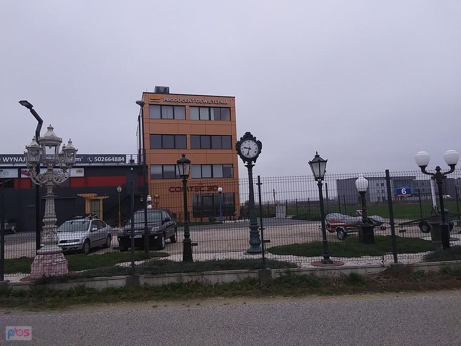 Kontrola czasu. Zegar przestał chodzić, jechałam kilka minut po 8.00