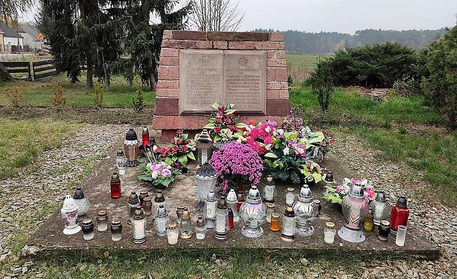 Pamięć o radzieckich żołnierzach (o dziwo) trwa, Poznań Głuszyna
