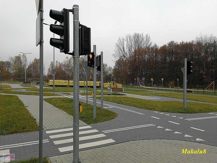 Nawet sygnalizacja działa.