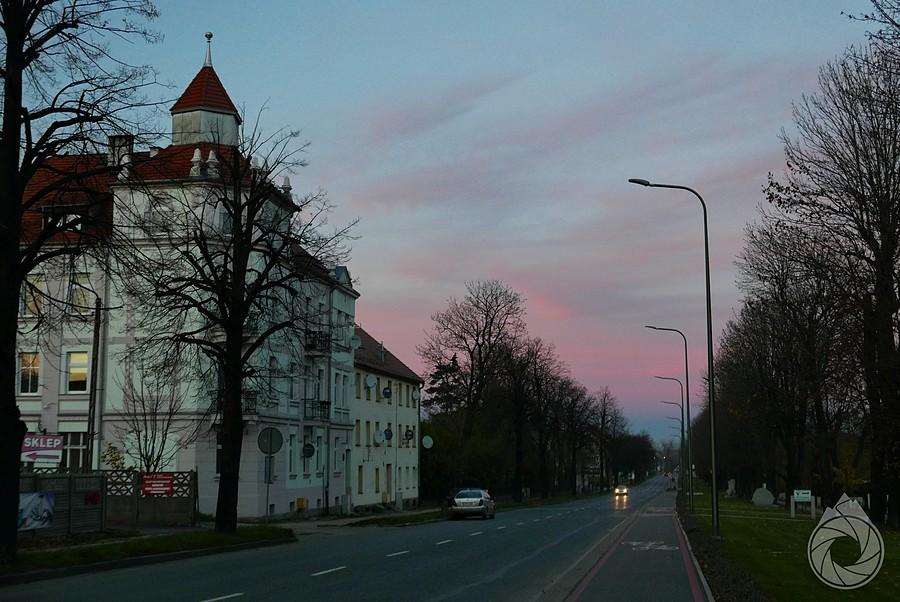 wyjazd ze Strzegomia przy resztkach światła dziennego