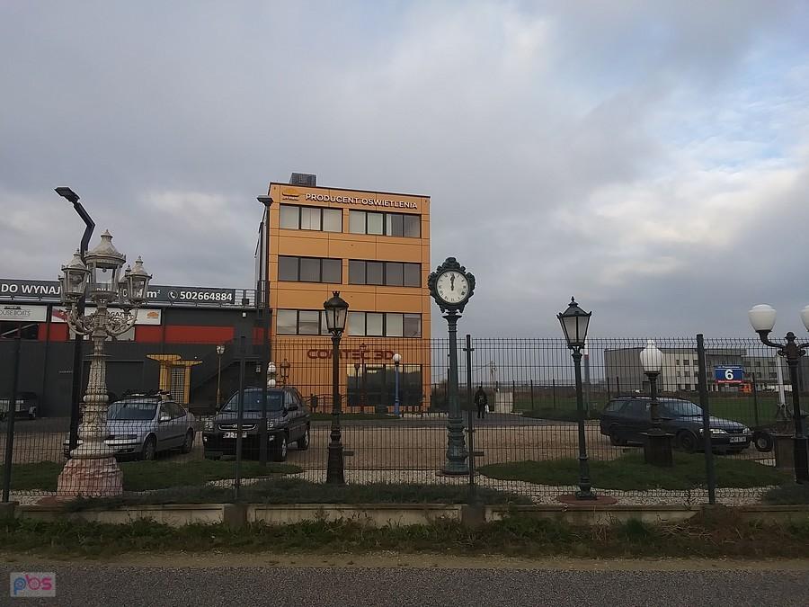 Kontrola czasu.. Zegar ruszył, ale była 8.14, o 12.00 to ja jestem w pracy:)