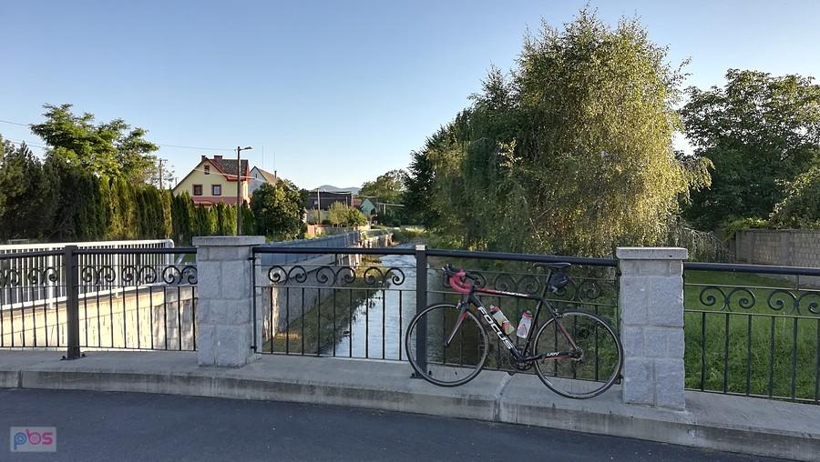 Bikefoto na mostku w Bernarticach