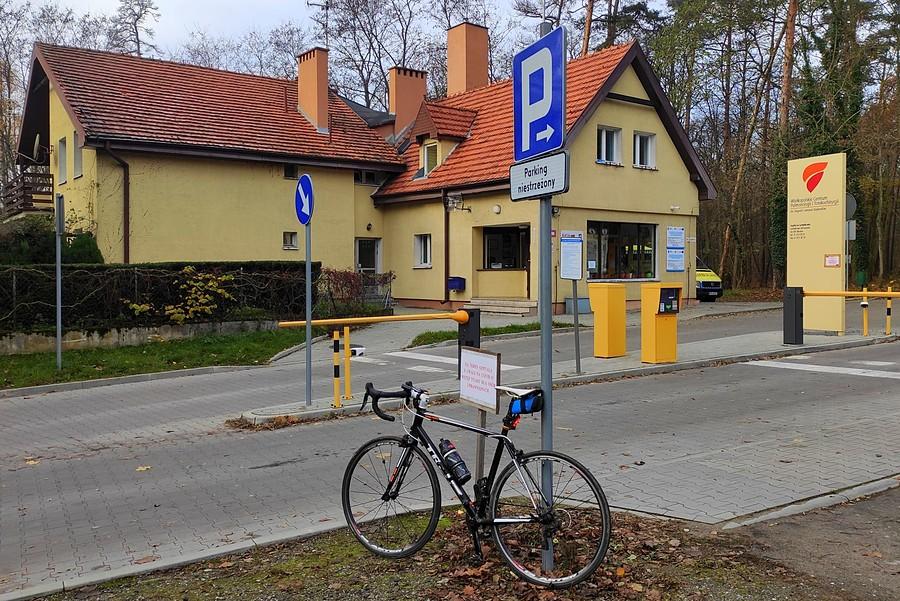 Brama wjazdowa do szpitala w Ludwikowie