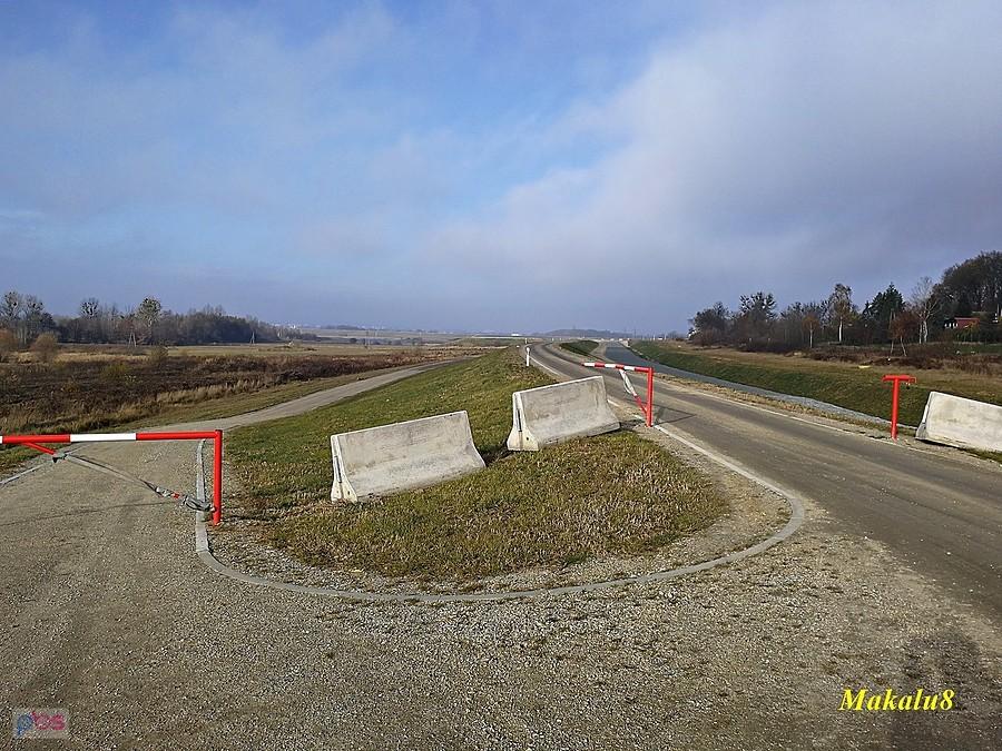 Wał zbiornika (płn) w kierunku Raciborza