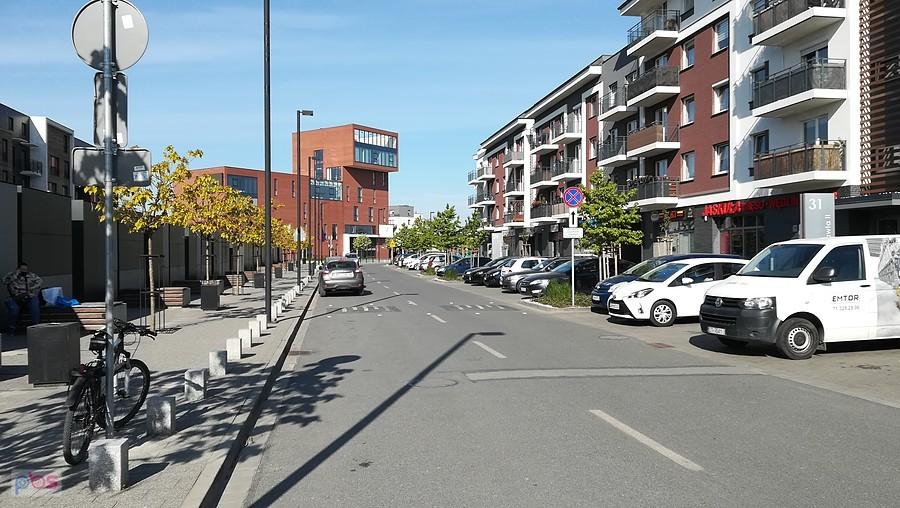 Centrum Siechnic z charakterystycznym budynkiem ratusza