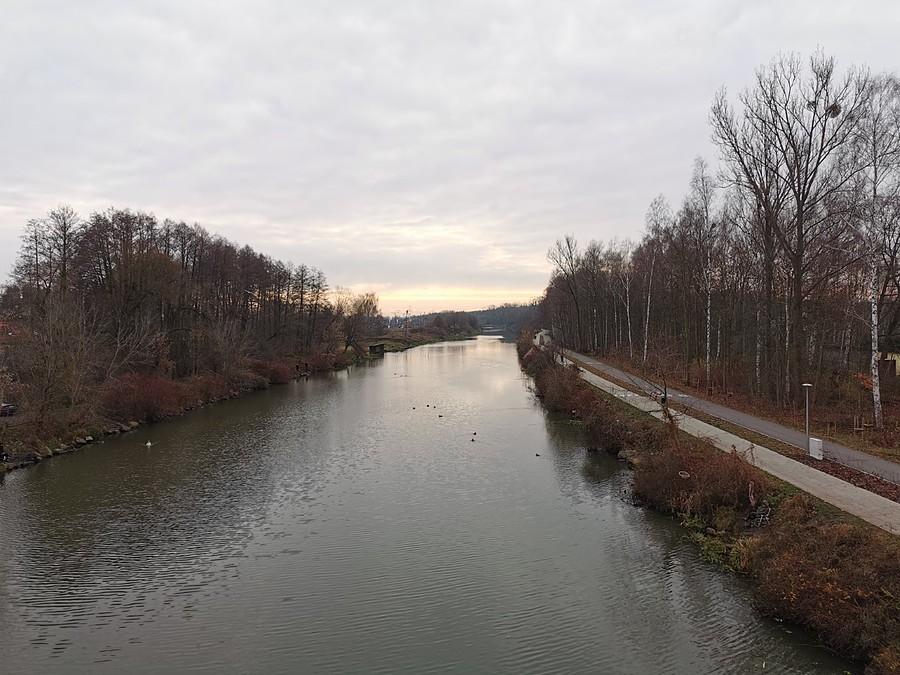 Droga rowerowa wzdłuż Kanału Żerańskiego