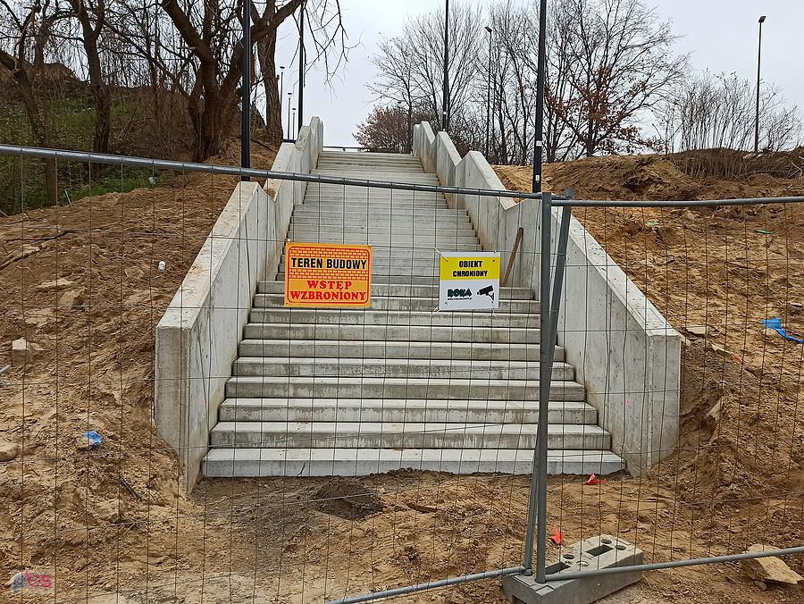 Nowe schody na stadion Pogoni od strony ulicy Witkiewicza.