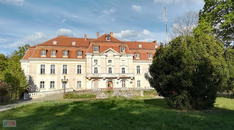 Pałac w Roztoczniku