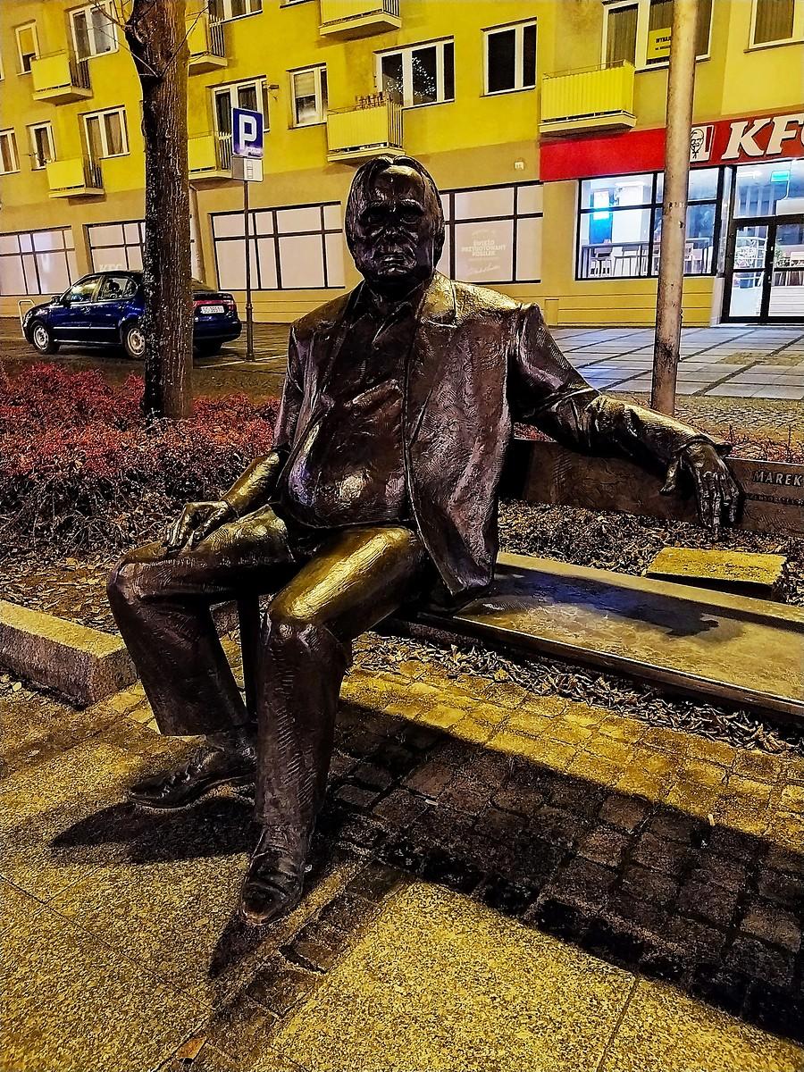 Ławeczka z Markiem Perepeczką.