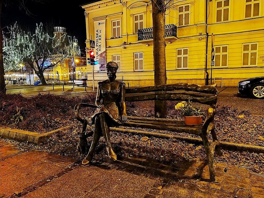 Ławeczka z Haliną Poświatowską.