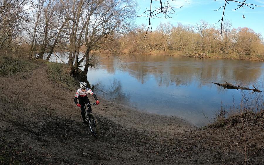 Grudniowe i półpiaszczyste MTB nad Wartą