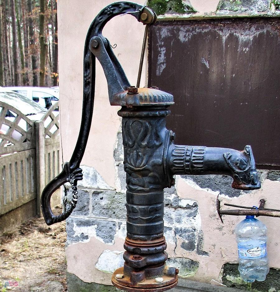 Cmentarna pompa