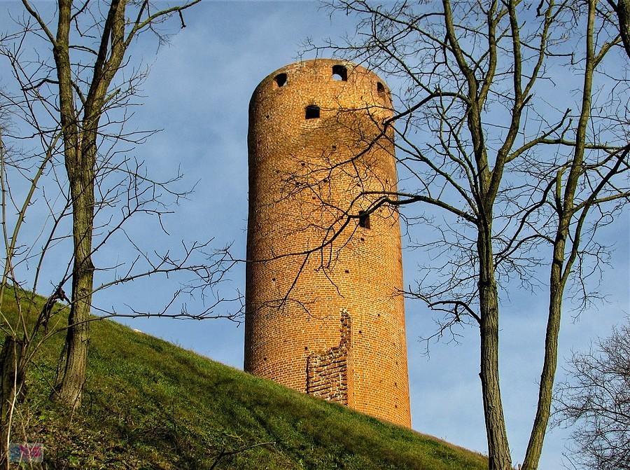 Czersk - okazała wieża południowa