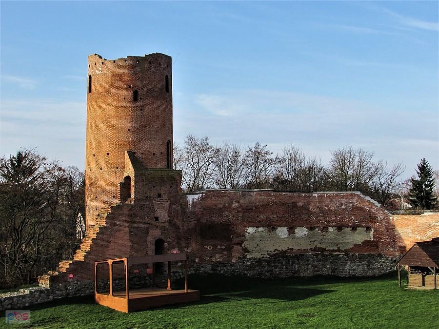 Czersk - w wieży zachodniej znajdował się loch