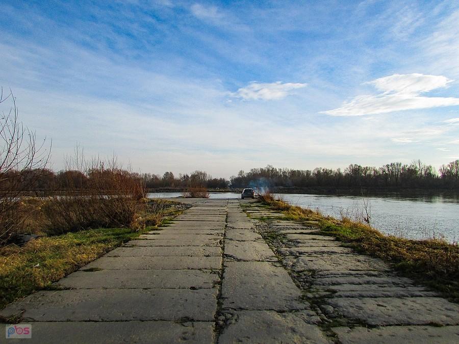 Ostroga wiślana w Brzuminie