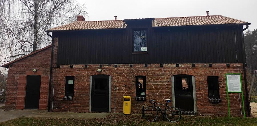 Kolejny ładnie utrzymany budynek w Borówcu