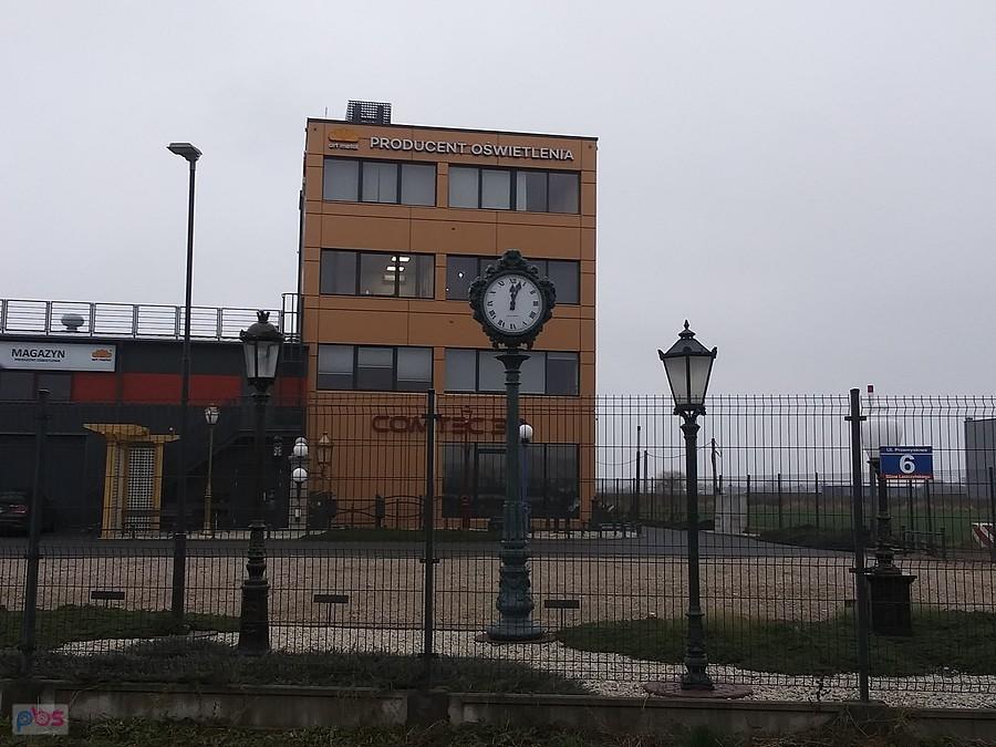 Drgnął albo tylko mi się zdaje...