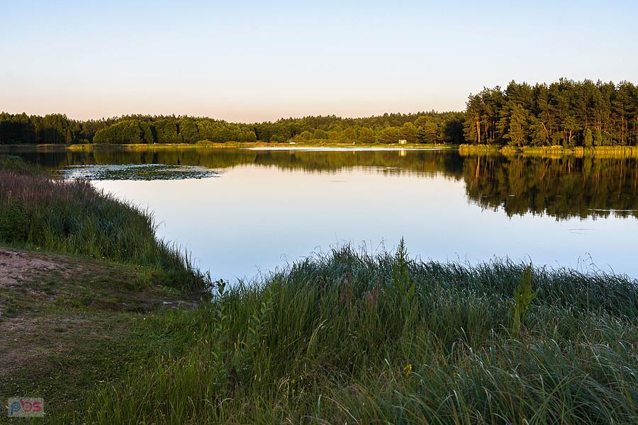 Jezioro w Dzibicach - widok o godzinie 19:50