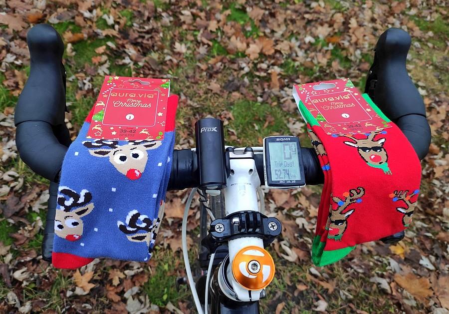 Jedyny plus stania w korkach - można nabyć świąteczne gadżety u przydrożnych handlarzy :)
