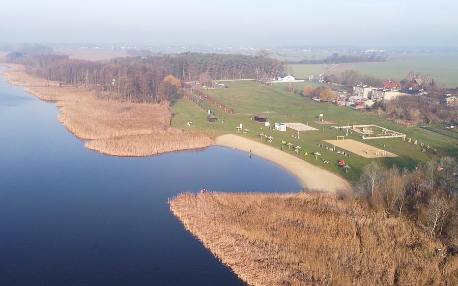 Widok ogólny na plażę w Zborowie
