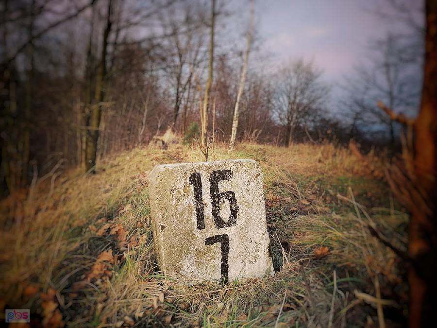 Słupki kilometrowe linii 178