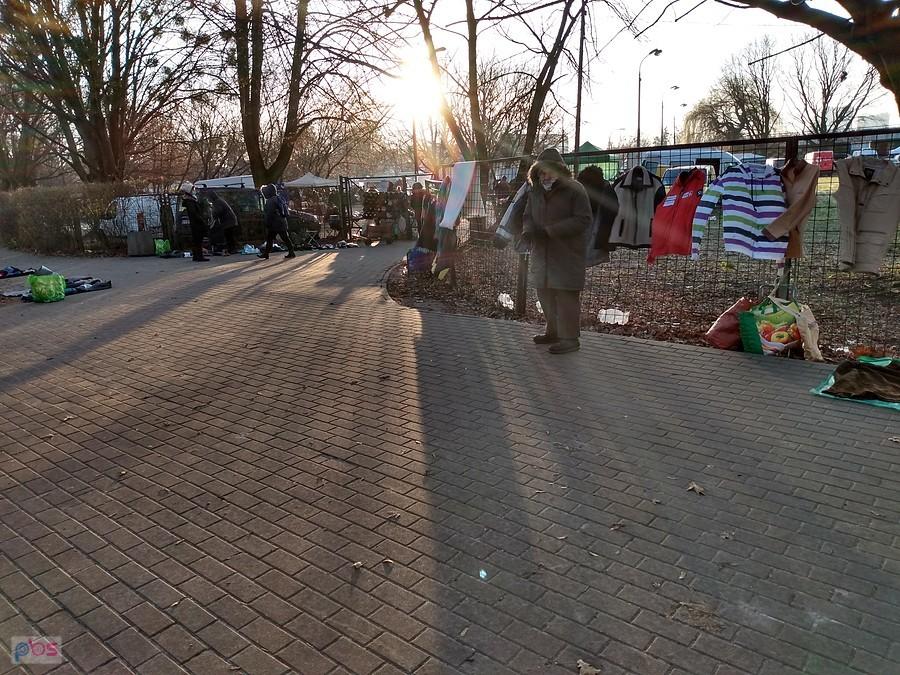 Koniec świąt Ile można żyć bez handlu. Bazar na Olimpii dziś normalnie funkcjonuje