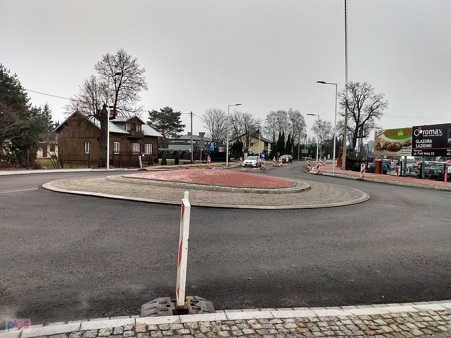 Rondo w Zielonkach prawie gotowe