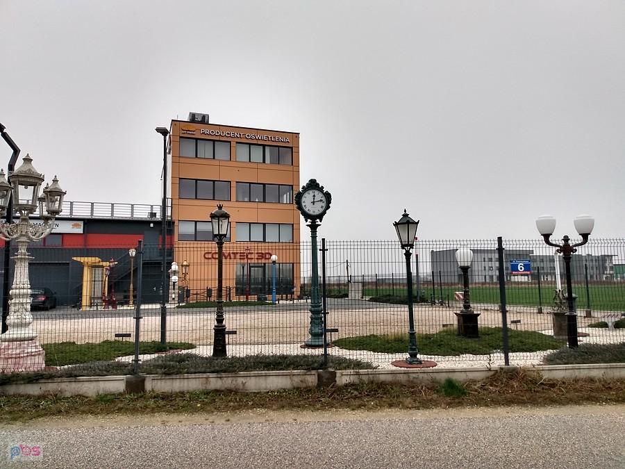 Oj, zegar też odpoczywa..