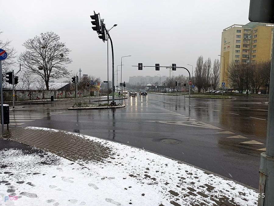 To już nie szron lecz śnieg na ulicy 26 Kwietnia.