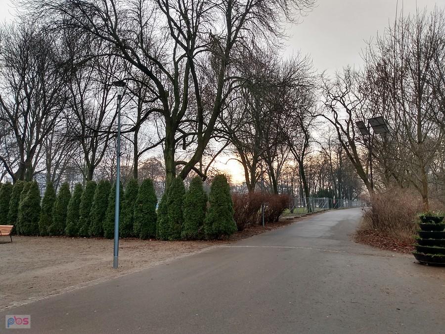 Słońce walczy z churami