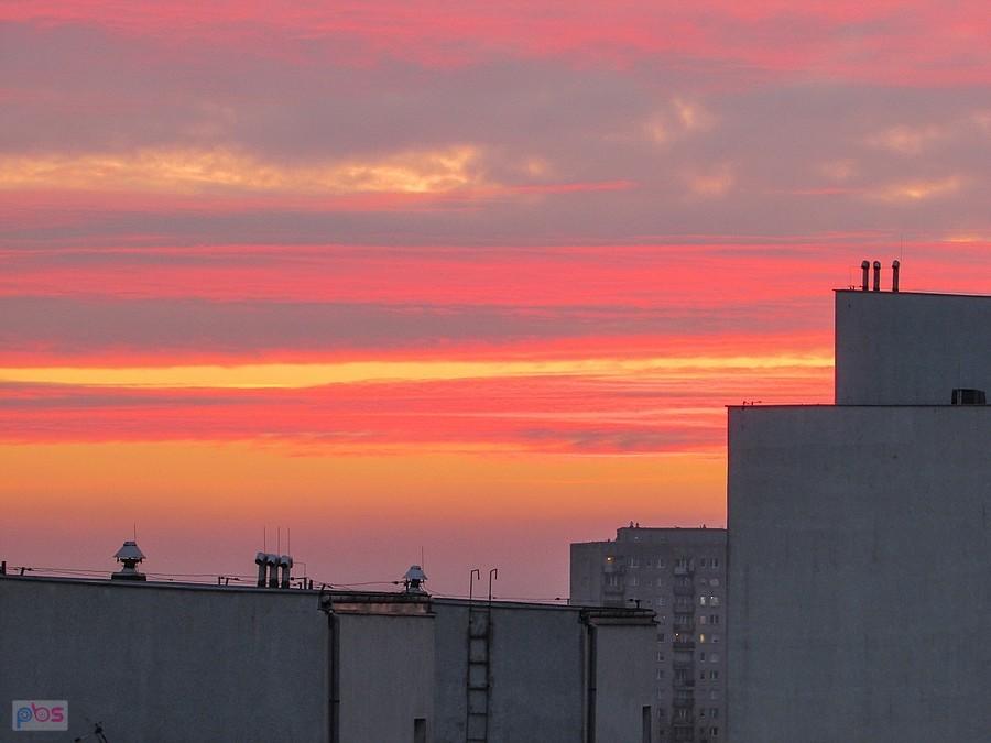 Kolory nieba są już bardziej zdecydowane, jest 7:20