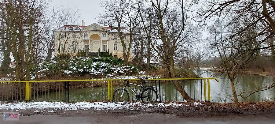 Nad Bystrzycą w Samotworze i Pałac Aleksandrów