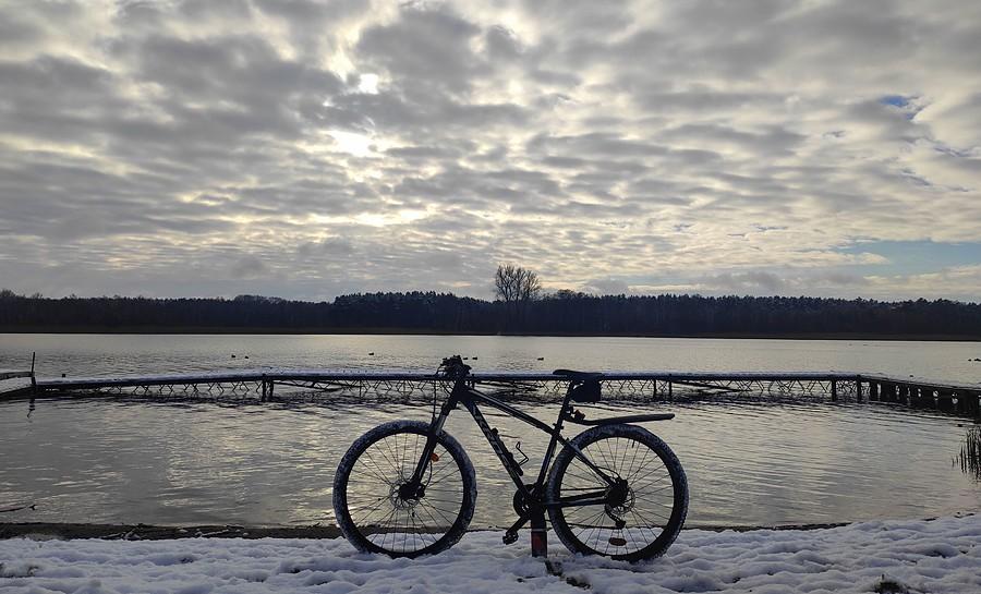 Zimna nad plażą w Lusowie
