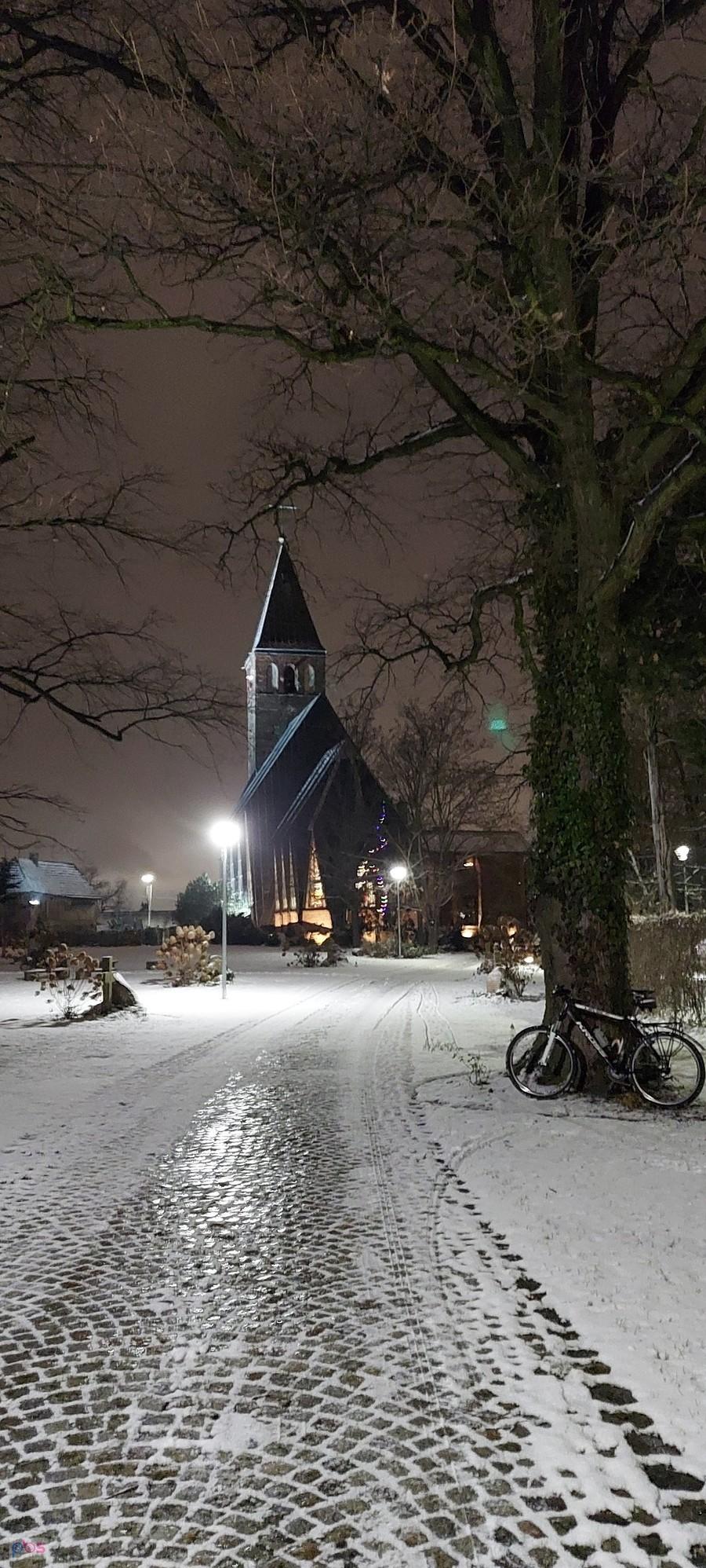 Bikefoto i śnieżny bruk