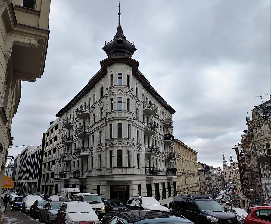 "Żelazko", czyli pięknie odbudowana kamienica, Poznań