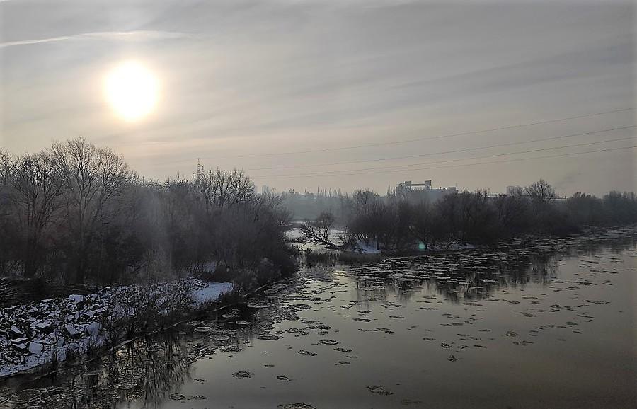 Wschód słońca nad portem na Starołęce, Poznań