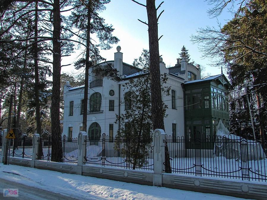 Willa „Anna” to jedna z ładniejszych budowli powstałej w stylu secesji wiedeńskiej.