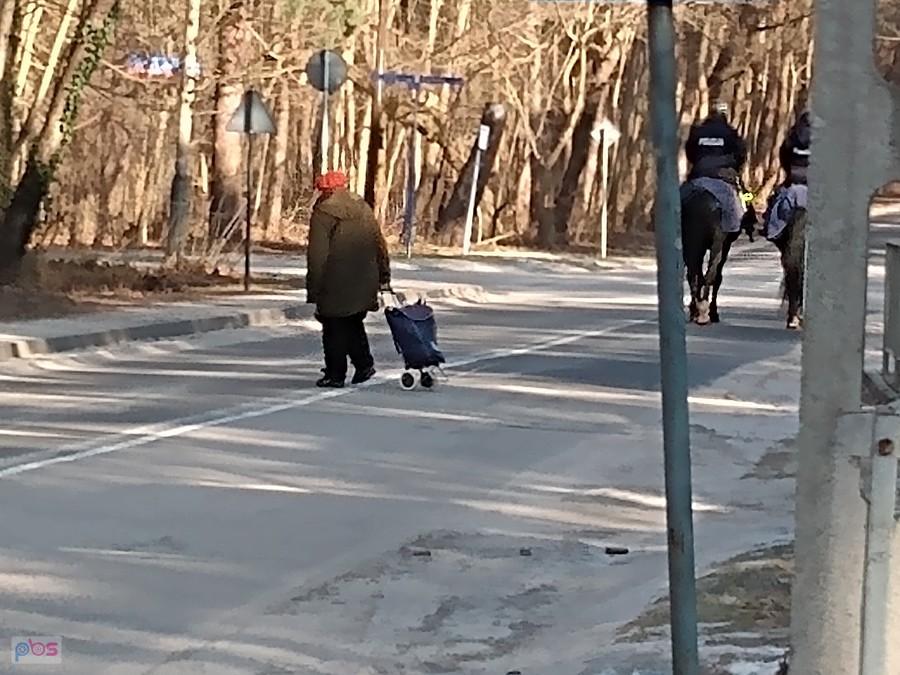 Tu miała być policja konna, ale zanim wyjęłam i włączyłam telefon, już mi odjechali. Coś jednak uchwyciłam