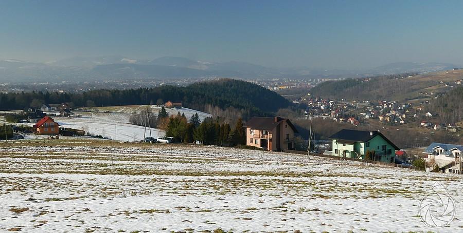 w dole zasmogowany Sącz