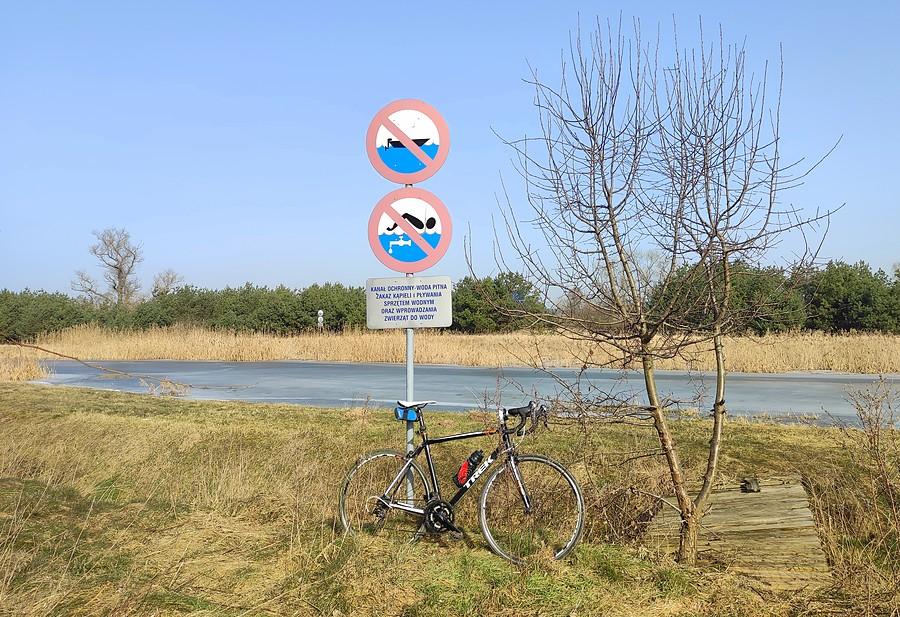 Dużo zakazów, ale tym razem nic o rowerach :), Krajkowo