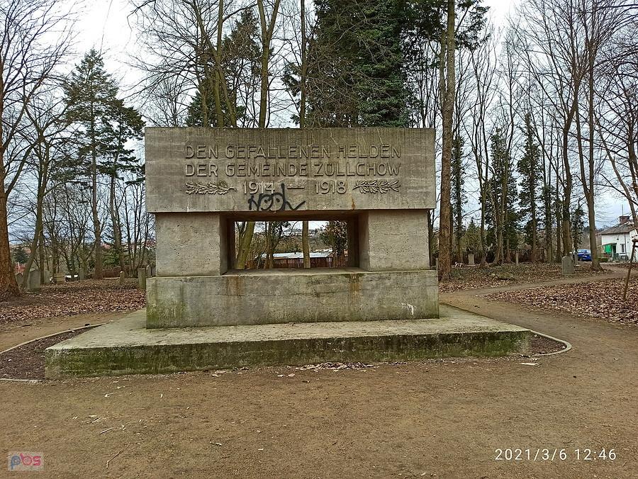 Fragment po niemieckiego cmentarza.