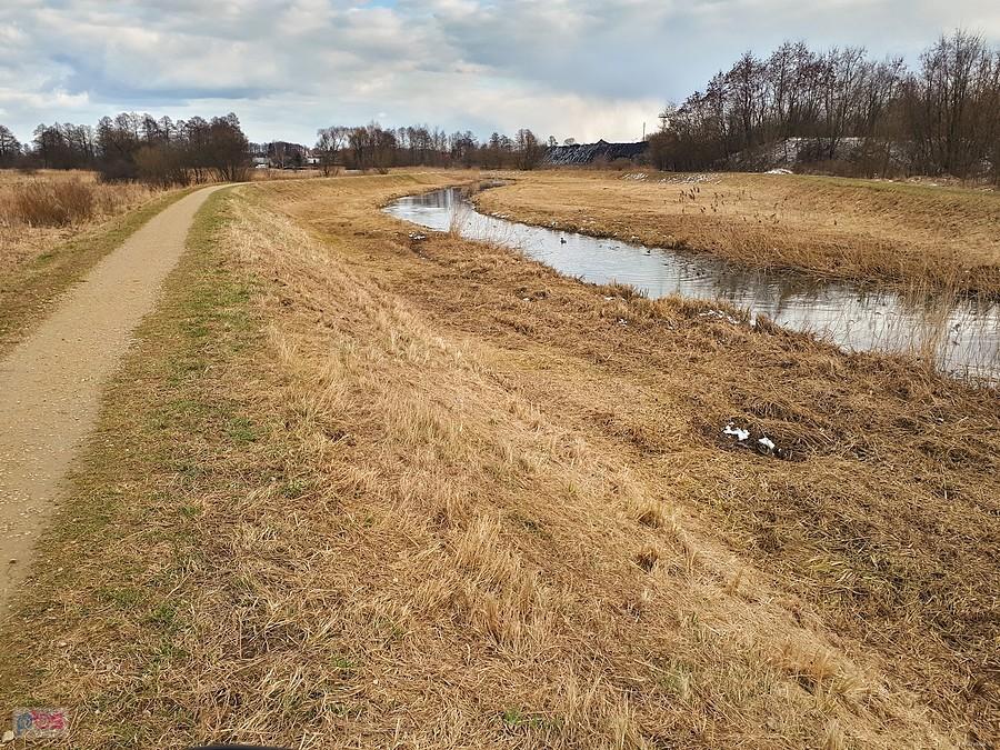 Powrotna droga z centrum miasta - wzdłuż Warty w Częstochowie