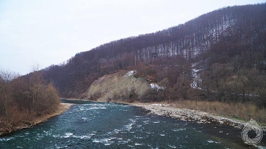 z VeloDunajec, po prawej podjazd gdzieś w las, pod Dzwonkówkę