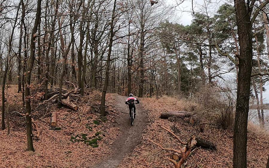 Kręte MTB na czarnym dymaczewskim